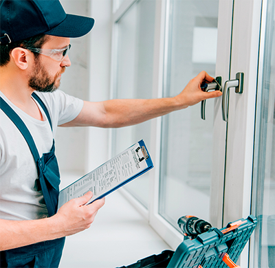 Plastikakende remondimees