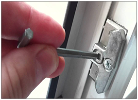 Teostame igat tüüpi plastist akende ja uste reguleerimist